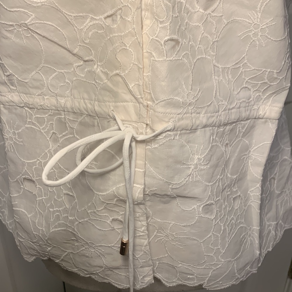 Ginger + Smart Myriad Floral Embroidered Top - Picture 4 of 10